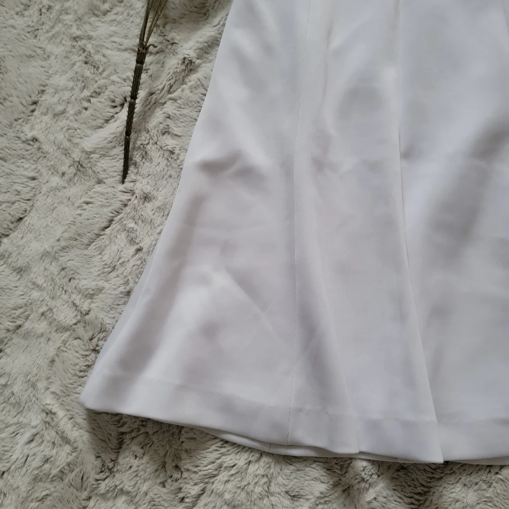 ✨️CL Isacc Mizrahi White Flare Fitted Skirt Thick Material‎ Size S